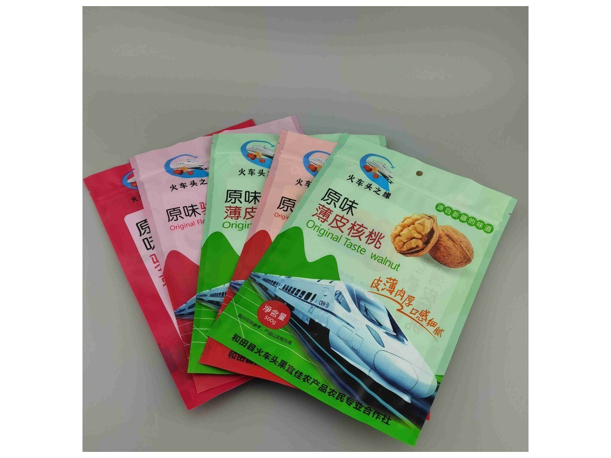 Three-Side-Seal Zipper Pouch for Snack Foods
