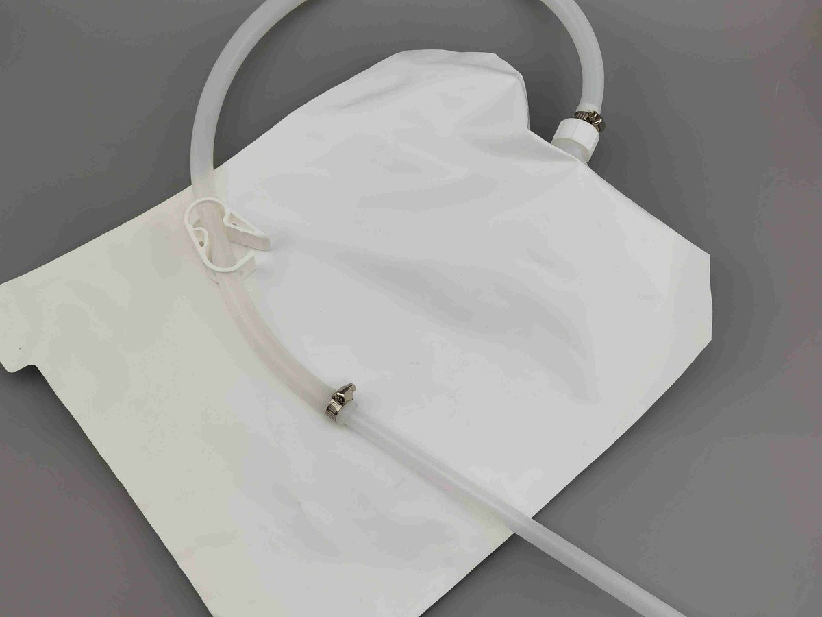 Handle-Type Calf Colostrum Pouch with Feeding Tube